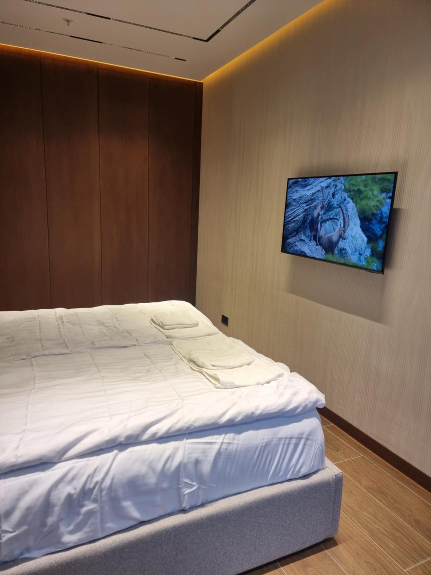 Premium Apartment In Porta Batumi Tower Екстер'єр фото
