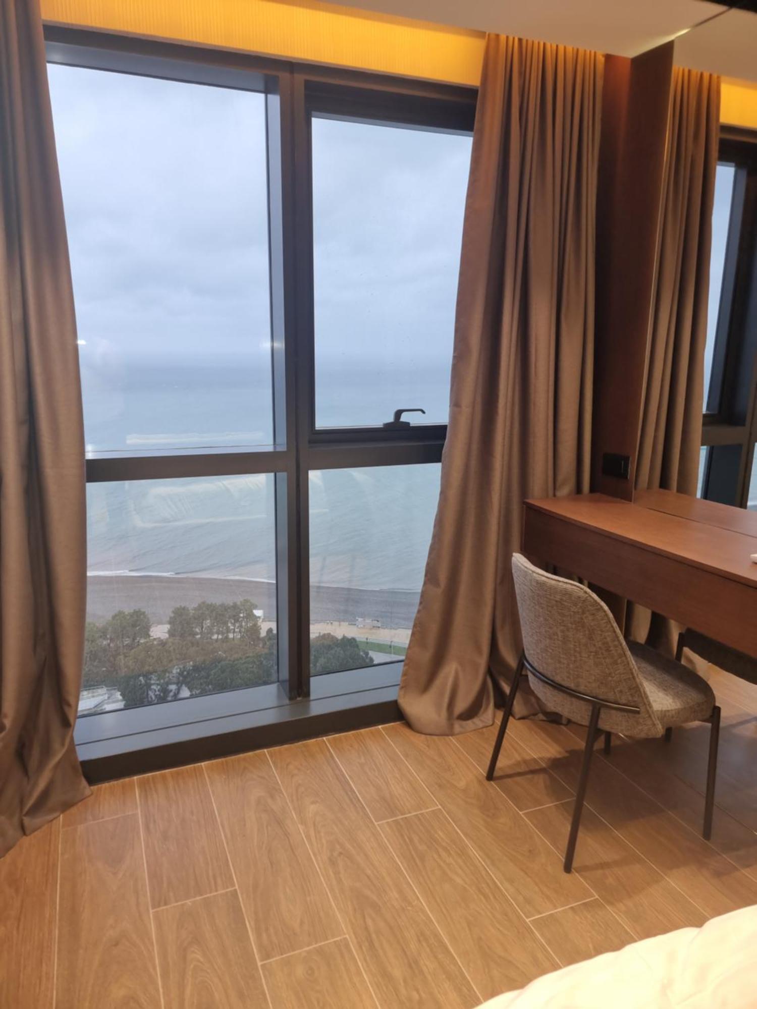 Premium Apartment In Porta Batumi Tower Екстер'єр фото